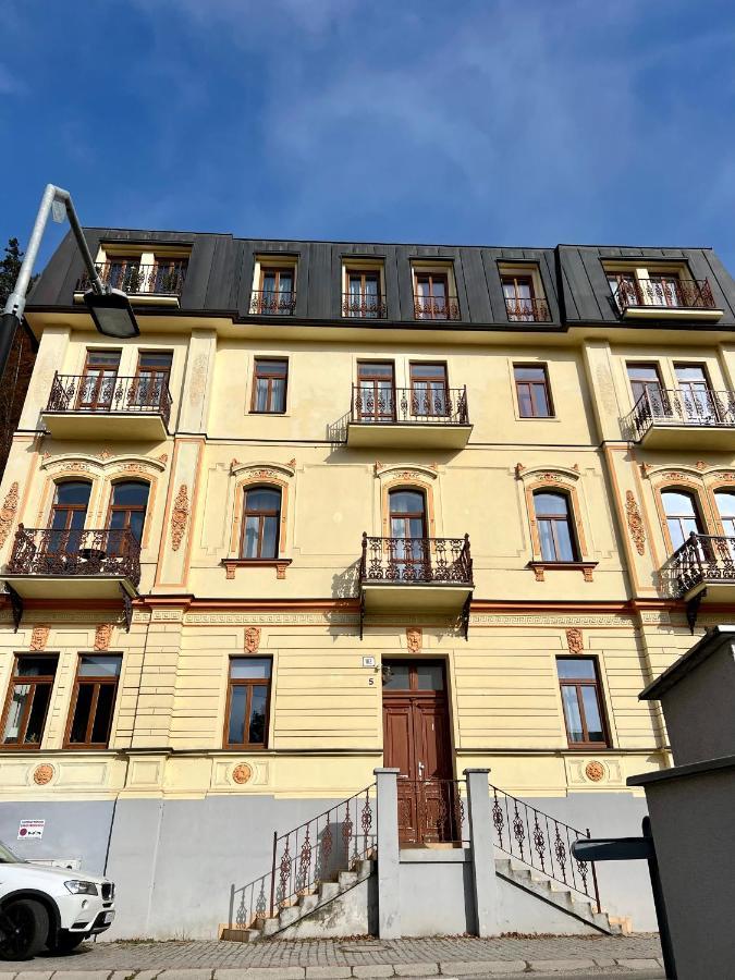 Artelier - Trencianske Teplice Apartamento Exterior foto